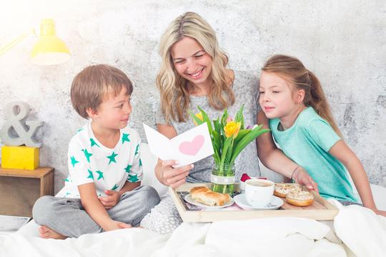 Breakfast for Mom  Play Now Online for Free 