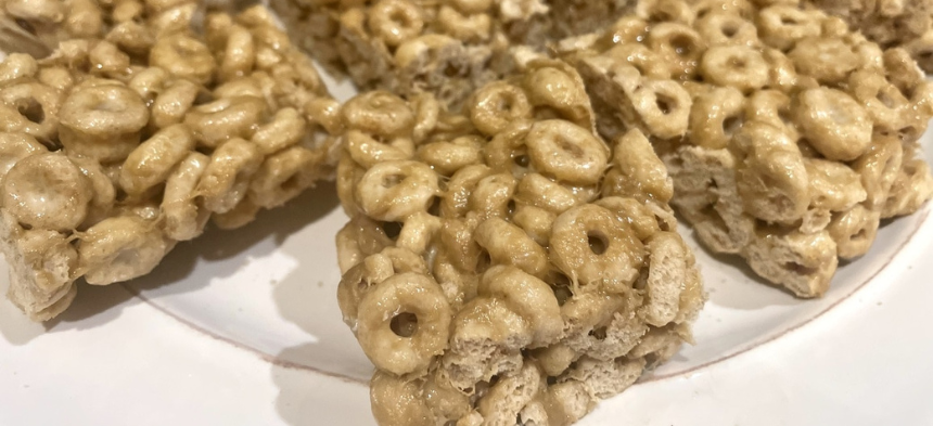 Feating With FARE: Chewy Cheerio Treats 